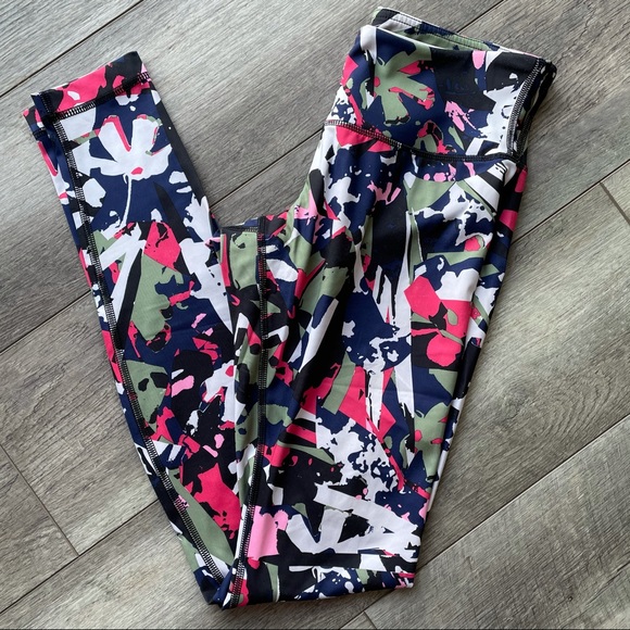 lululemon wunder under pant III - Picture 10 of 14